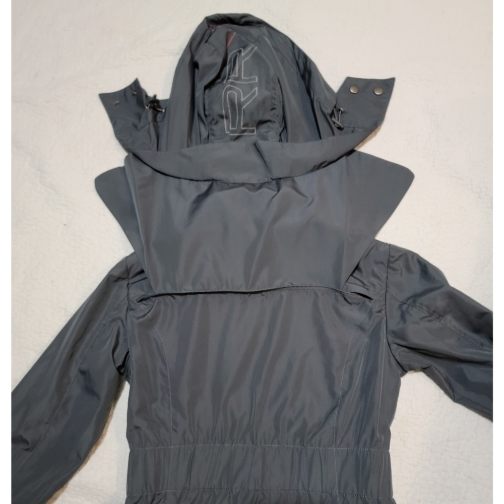 RUNNING Room Jacket - Picture 4 of 8